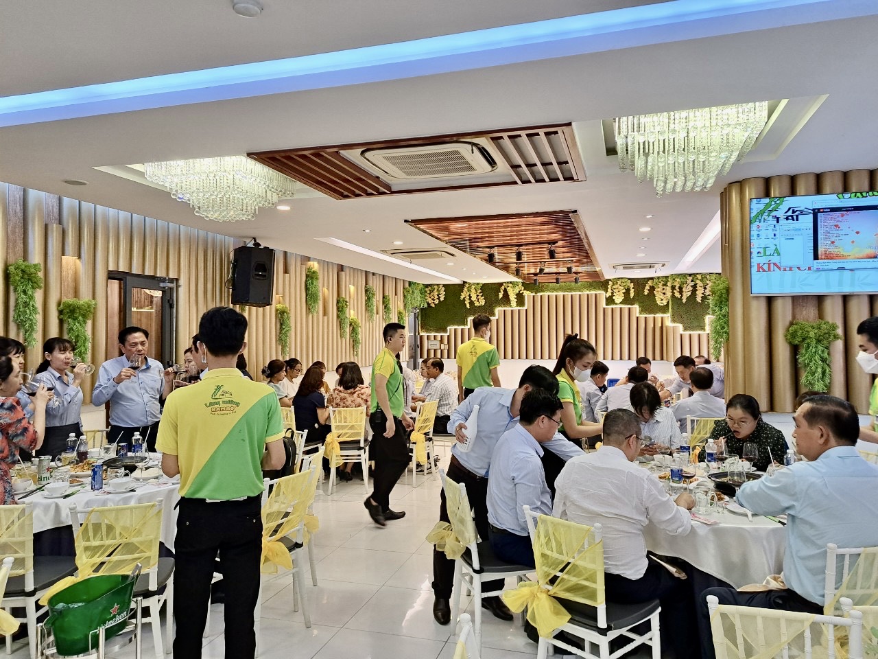 Nhà Hàng Tân Phú Có Phòng Riêng Tổ Chức Hội Họp