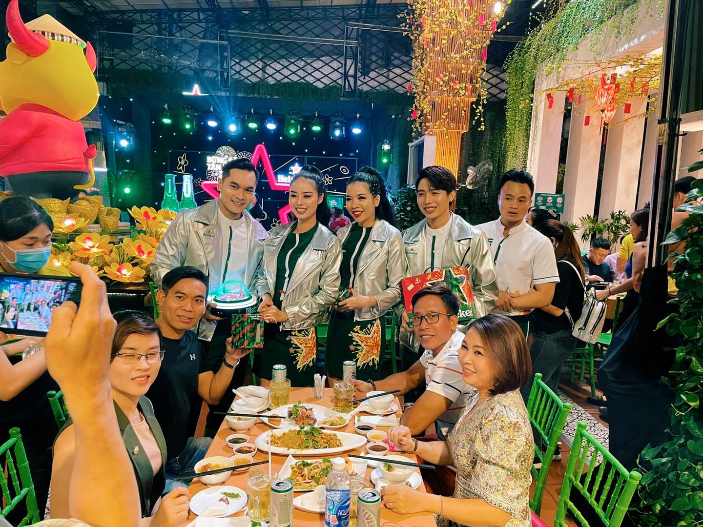 Nhà Hàng Tân Phú Tổ Chức Họp Lớp, Họp Mặt Bạn Bè